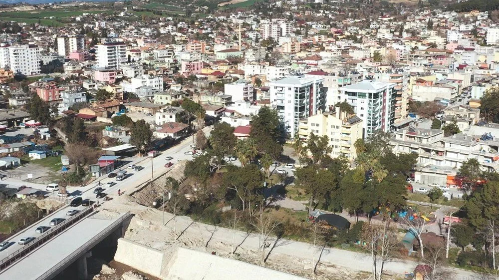 10 ilden göç var: Deprem bölgesindeki ilçede tek bir bina yıkılmadı!