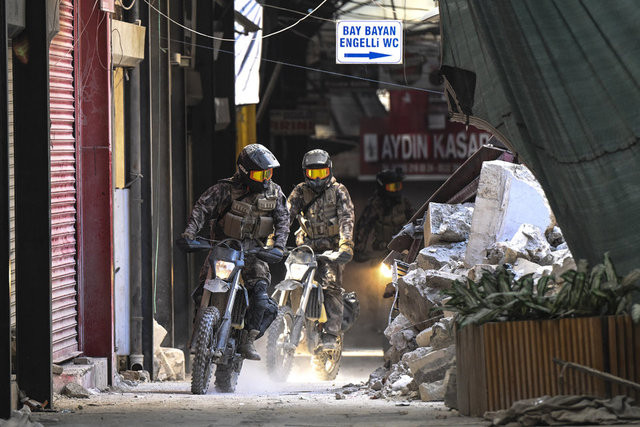 Deprem bölgesinde hırsız ve yağmaya karşı dikkat çeken önlem!