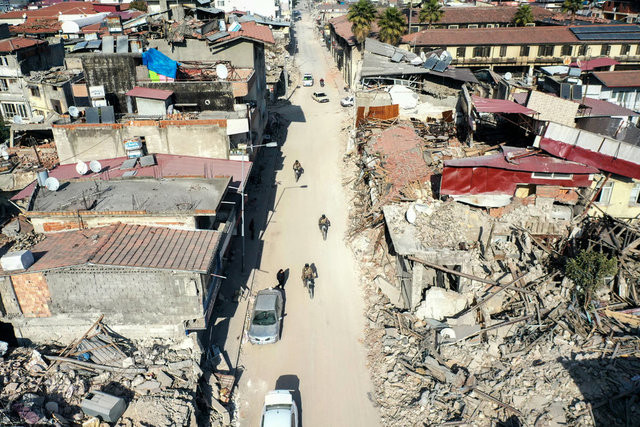 Deprem bölgesinde hırsız ve yağmaya karşı dikkat çeken önlem!