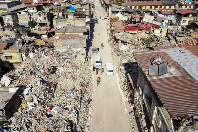 Deprem bölgesinde hırsız ve yağmaya karşı dikkat çeken önlem!