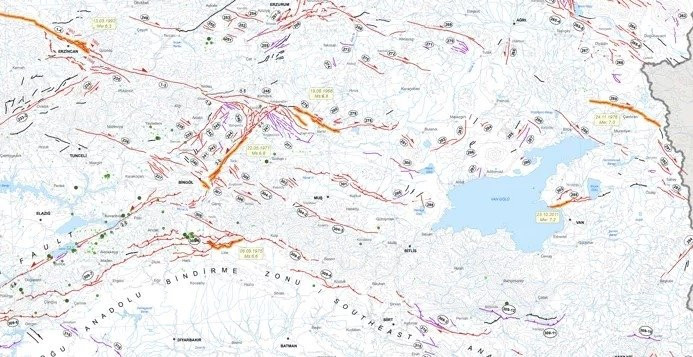 Türkiye deprem haritası güncellendi: 45 il, 110 ilçede diri fay var!