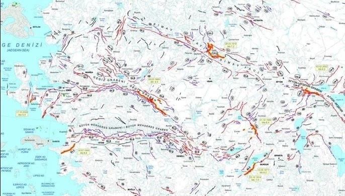 Türkiye deprem haritası güncellendi: 45 il, 110 ilçede diri fay var!