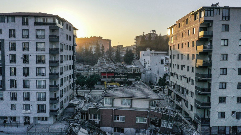 10 maddede deprem bölgesinin inşa ve ihya süreci