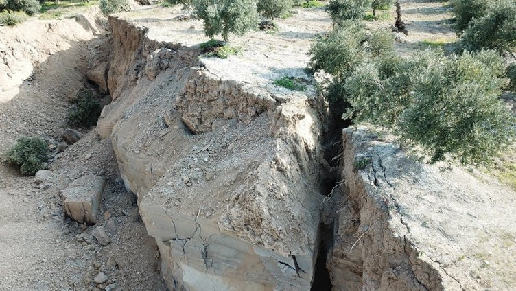 Depremin şiddetini gösteren yeni görüntüler: Sanki atom bombası düştü!