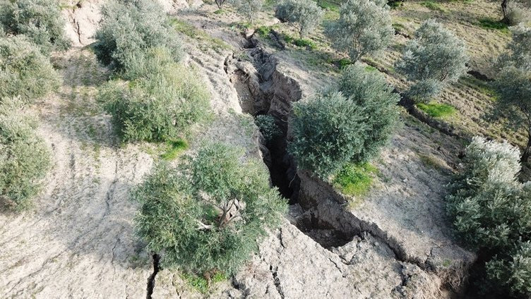 Depremin şiddetini gösteren yeni görüntüler: Sanki atom bombası düştü!