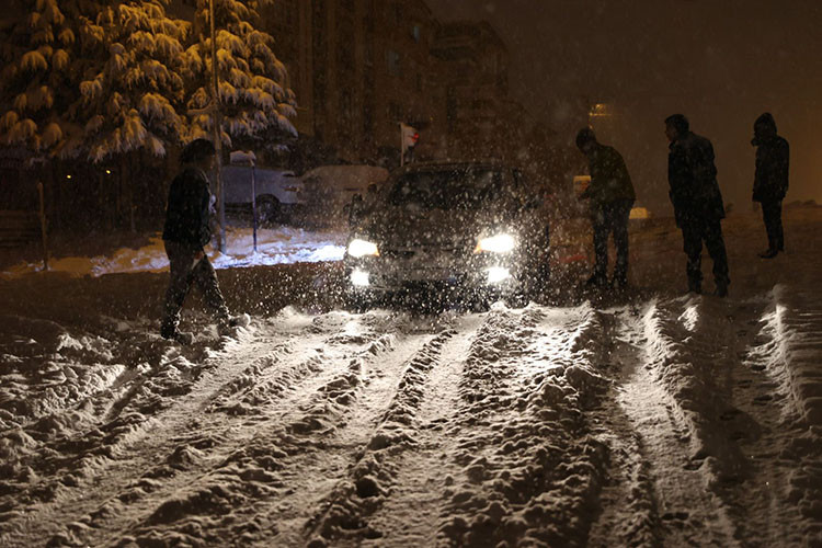 Ankara kara teslim oldu