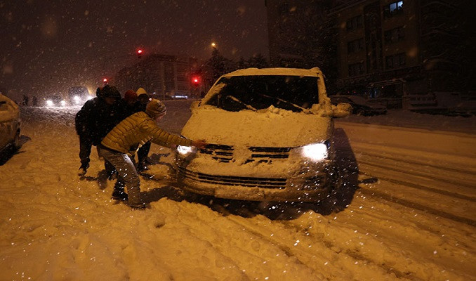 Ankara kara teslim oldu