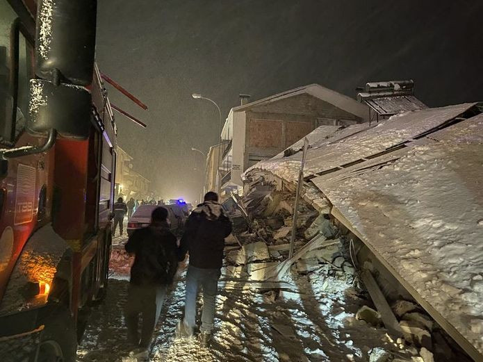 Depremin ardından uzman isimden ilk açıklama: Bu iki kente dikkat!