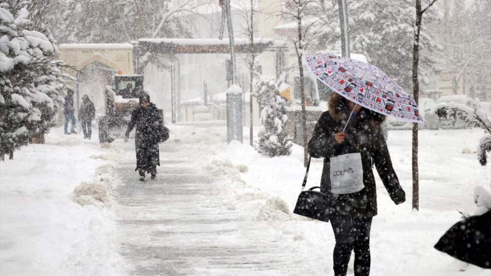 Deprem bölgeleri için turuncu alarm ve kar uyarısı verildi