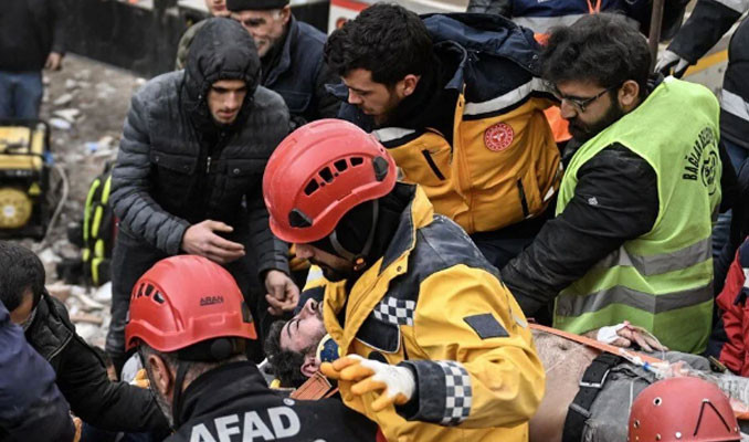 Enkazdan hayata, büyük sevinç... İşte mucize kurtuluşlar