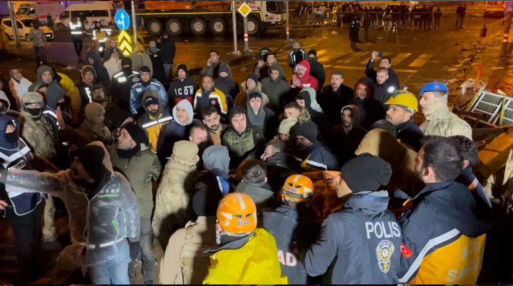 Türkiye yasta: Depremin vurduğu 10 ilden çarpıcı fotoğraflar!