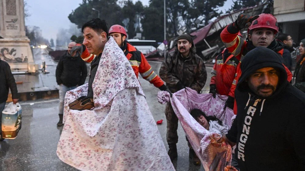 Türkiye yasta: Depremin vurduğu 10 ilden çarpıcı fotoğraflar!