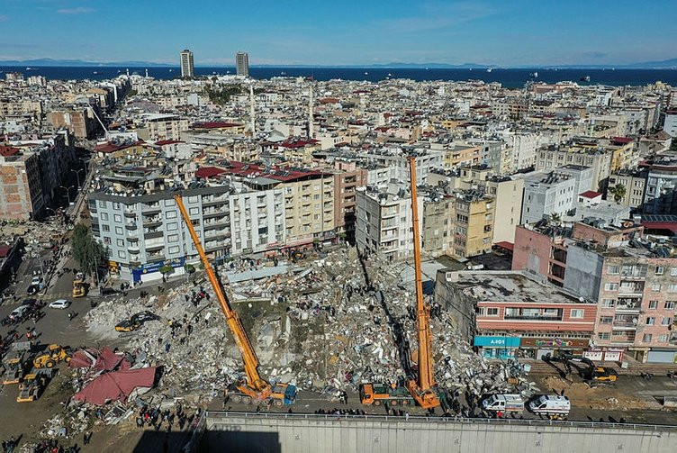 Dünya Türkiye için seferber: İşte ülke ülke yapılan yardımlar...