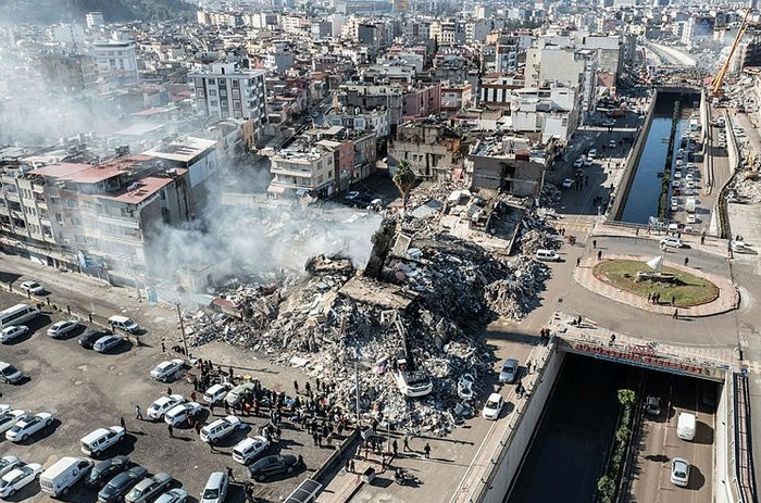 Dünya Türkiye için seferber: İşte ülke ülke yapılan yardımlar...