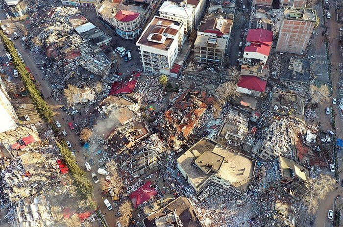 Dünya Türkiye için seferber: İşte ülke ülke yapılan yardımlar...