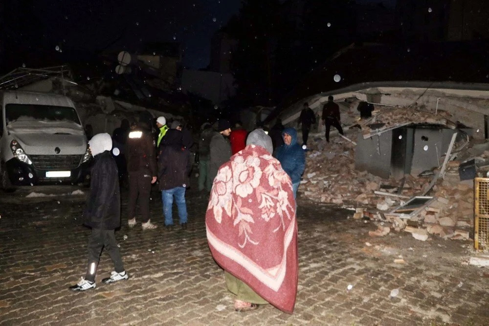 Depremden etkilenen illerde bugün hava nasıl olacak?