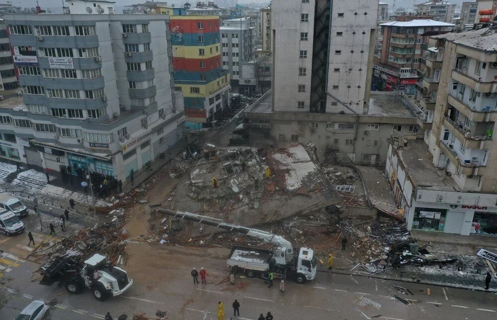 Depremden etkilenen illerde bugün hava nasıl olacak?