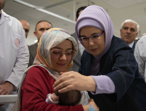 Cumhurbaşkanlığı uçağında depremzede bebekler