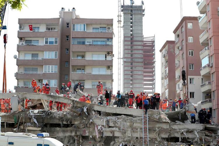 Uzmanından İzmir'in o ilçelerine uyarı: 7 üzerinde depremde...