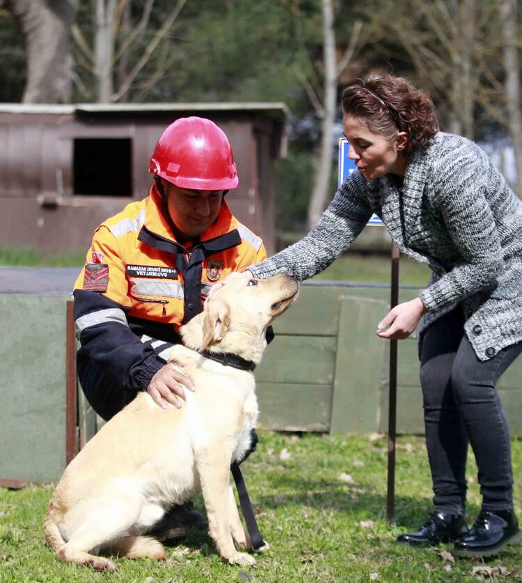 TSK’nın arama köpekleri 78 kişiyi kurtardı; 'sessiz kahramanlar' madalya ile ödüllendirildi