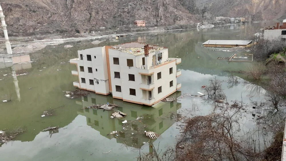 Yusufeli’nde terk edilen binalar su altında!