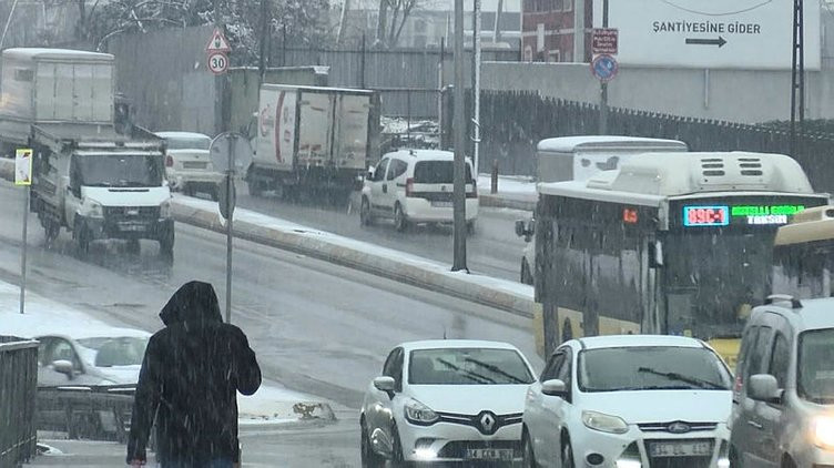 Meteoroloji'den 'karla karışık yağmur' uyarısı: Marmara için saat verildi!