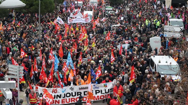 Fransa'da savaş yeni başladı: Tüm ülke duracak!