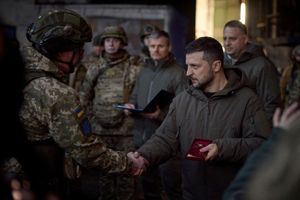 Kritik kararın nedenini açıkladı: Zelenskiy'den 'Bahmut' uyarısı!