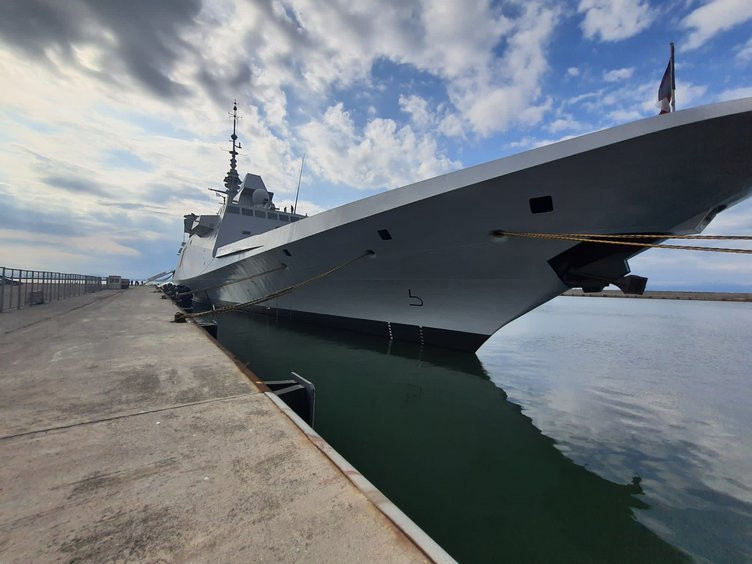 Yunan basını TCG Anadolu'ya dikkat çekti: ABD'den sonra Fransa da Dedeağaç'ta!