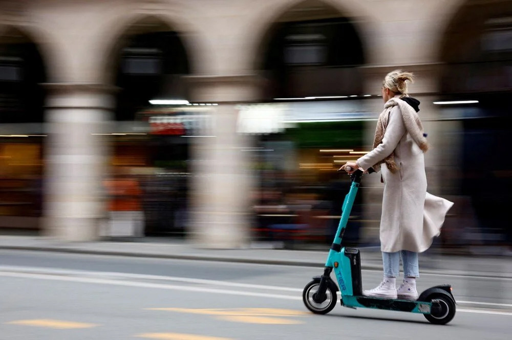 2.5 milyon kişi kullanıyor: Paris'te scooter referandumu!