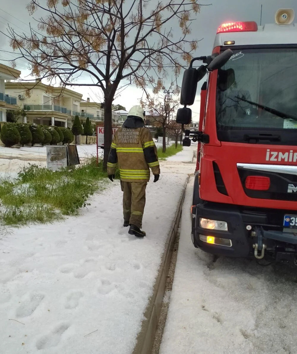 Türkiye'nin yaz tatili cenneti beyaza büründü!