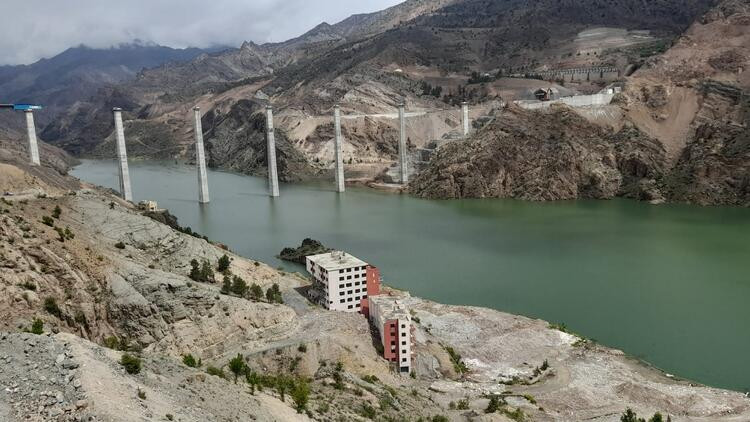 Eski ilçe merkezi görünmez oldu: Su seviyesi 126 metreye ulaştı!