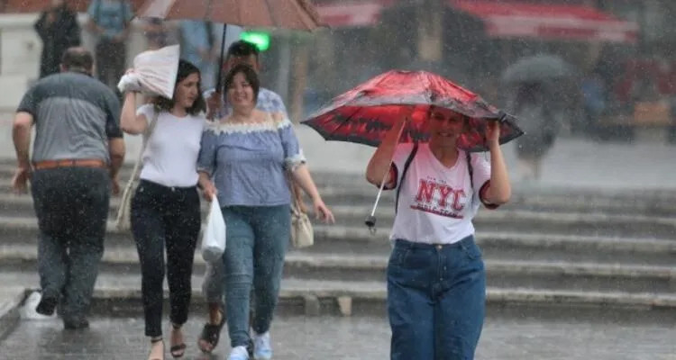 Meteoroloji'den günlerce sürecek sağanak uyarısı!