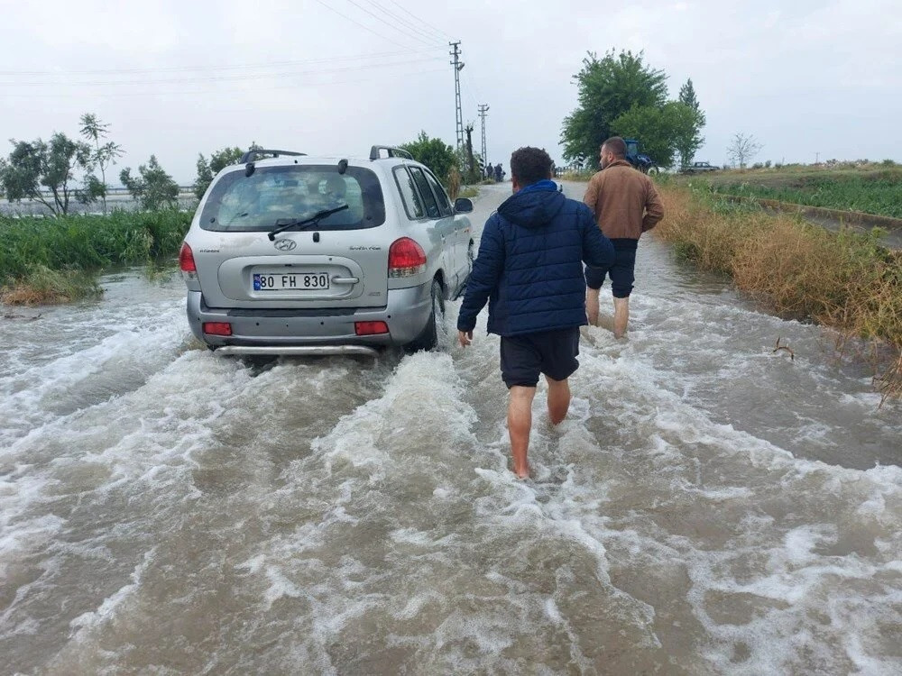 Adana, Mersin, Bodrum ve Osmaniye'de sağanak hayatı felç etti