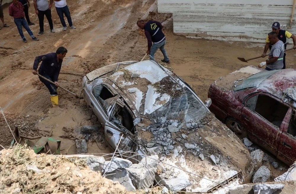 Adana, Mersin, Bodrum ve Osmaniye'de sağanak hayatı felç etti