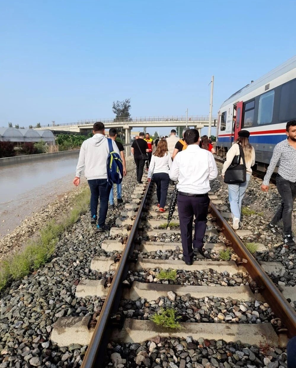 Adana, Mersin, Bodrum ve Osmaniye'de sağanak hayatı felç etti