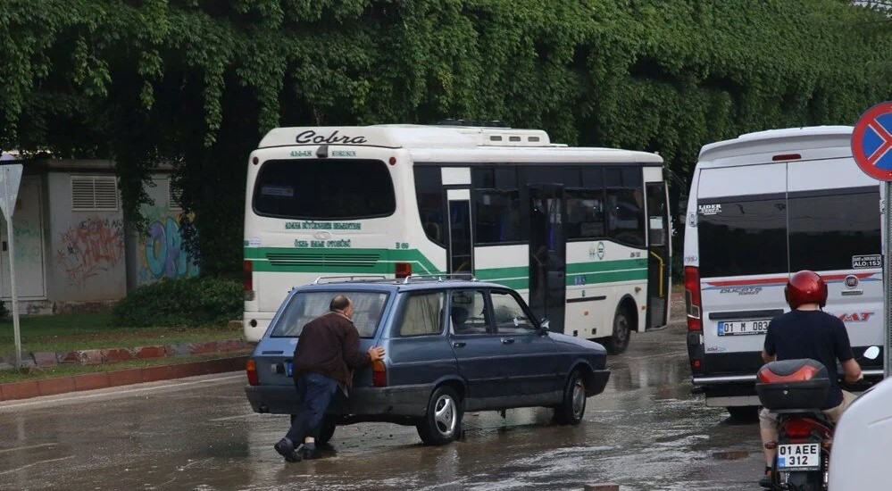 Adana, Mersin, Bodrum ve Osmaniye'de sağanak hayatı felç etti