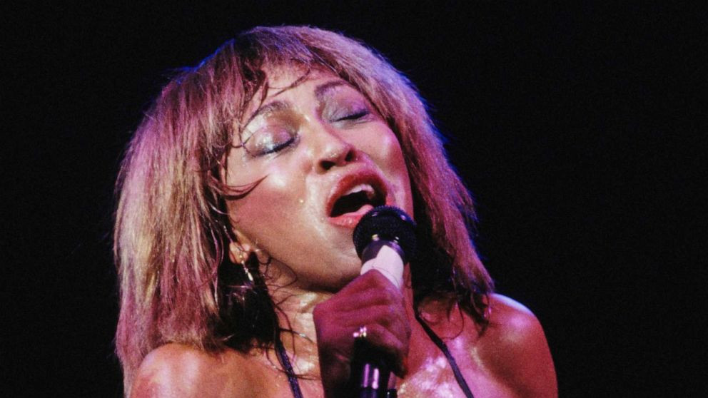 Rock'n Roll'un kraliçesi Tina Turner hayata veda etti