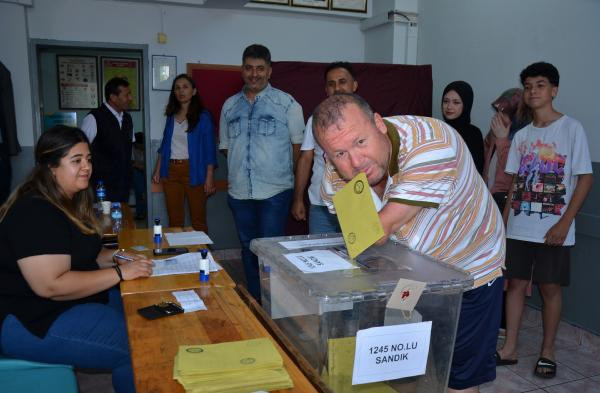 Sandık başından ilginç kareler