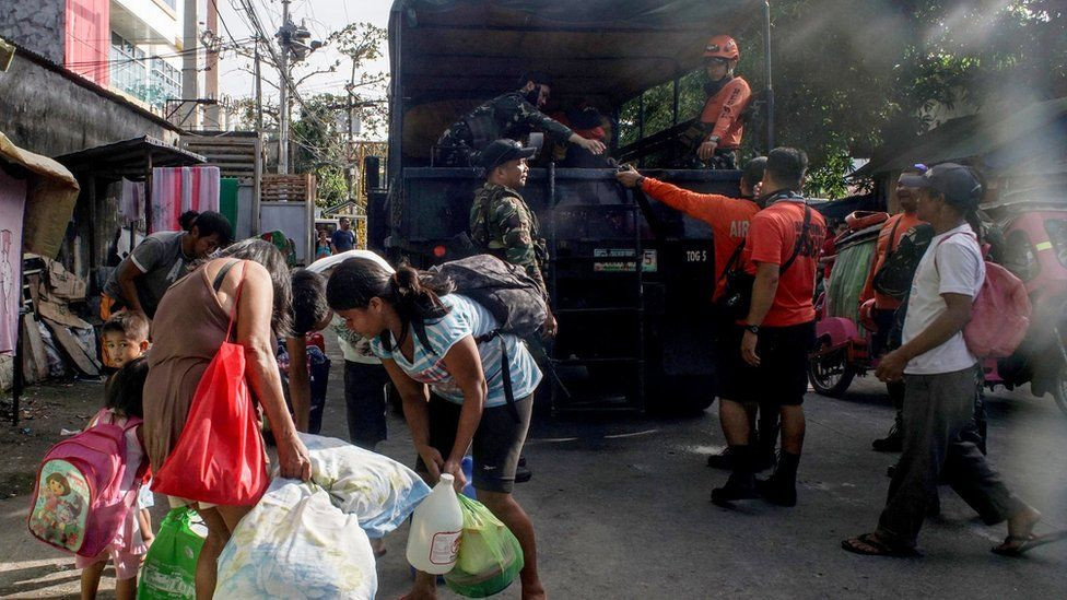 Filipinler alarmda: 13 bin kişi tahliye edildi!