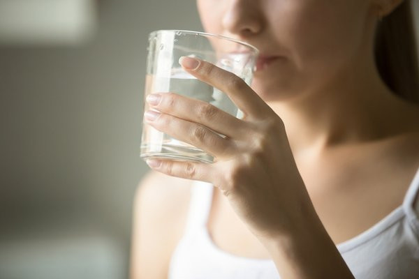 Yağları ateş gibi yakan diyet: Su orucu ile bir ayda 6 kilo verin!