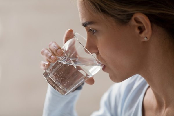 Yağları ateş gibi yakan diyet: Su orucu ile bir ayda 6 kilo verin!