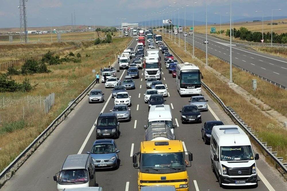 Uzun yola çıkacaklar dikkat: İşte yapılması ve yapılmaması gerekenler...