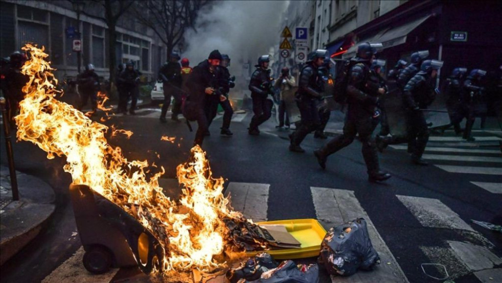 Fransa, yarınki kitlesel protestolara karşı harekete geçti!