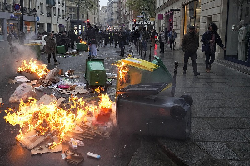 Fransa, yarınki kitlesel protestolara karşı harekete geçti!