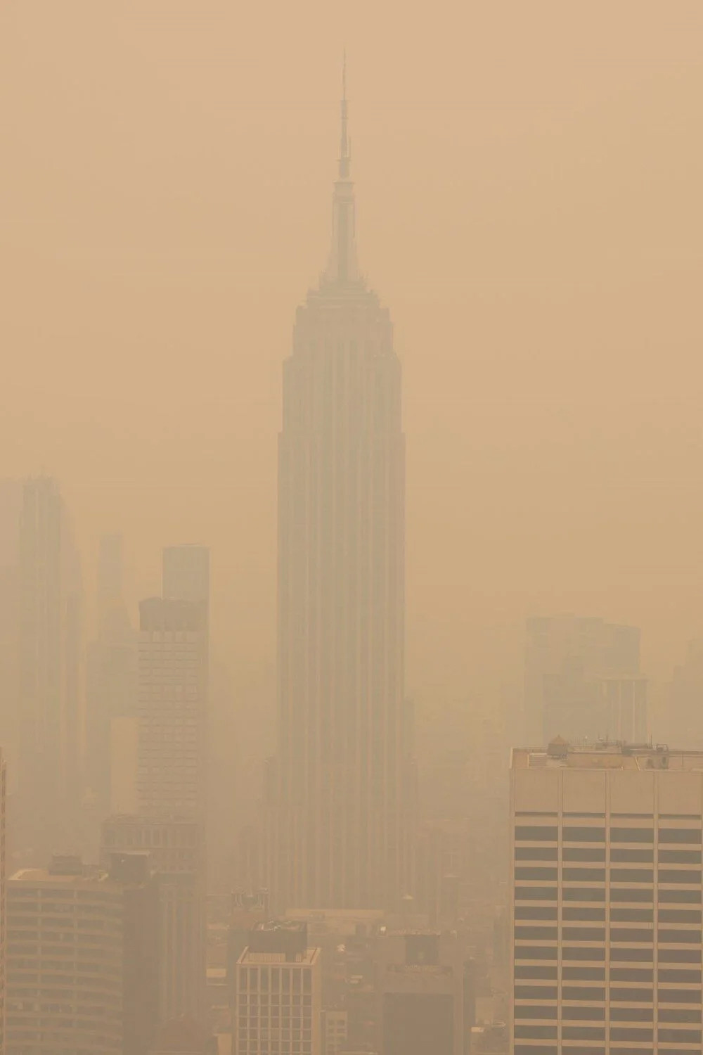 New York'ta kırmızı alarm: Maske geri döndü!