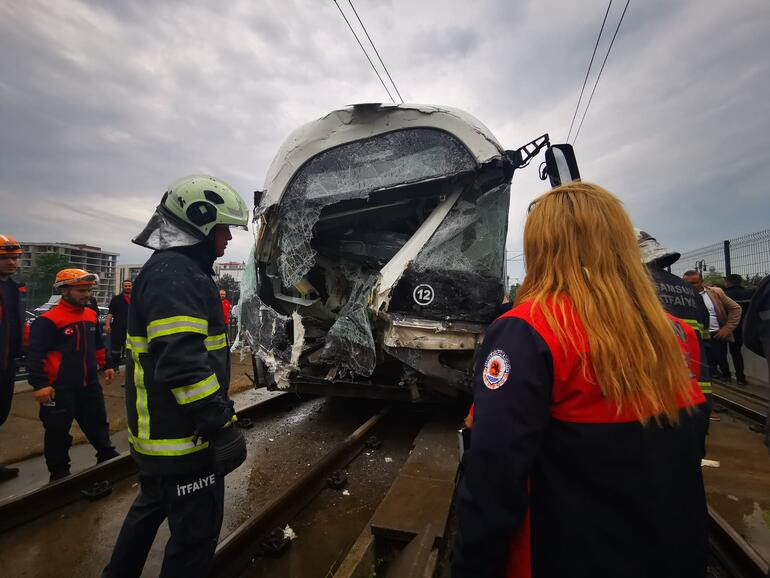 Samsun'da korkunç kaza: İki tramvay çarpıştı