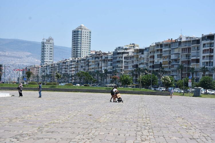 İzmir'de, Kordon boş kaldı