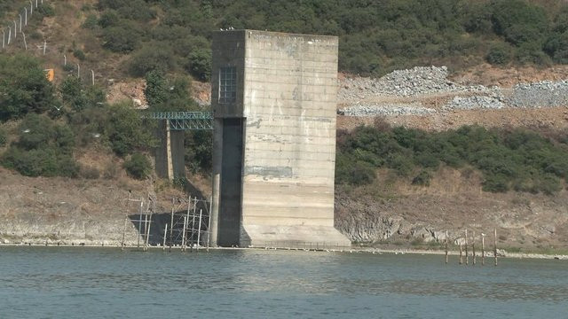 Aşırı sıcaklık barajları da etkiliyor: Tonlarca su buharlaşıyor!