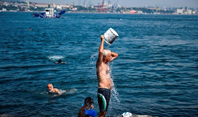 Sağlık Bakanlığı ve AKOM'dan sıcaklık uyarısı: Dışarı çıkmayın